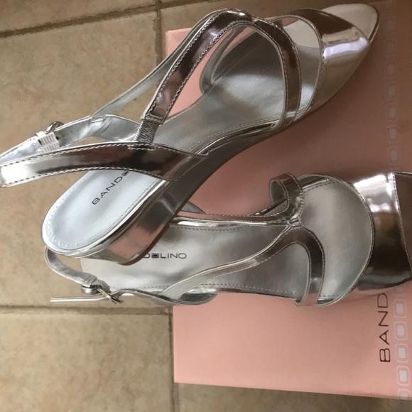 SANDALS - Picture 2 of 2